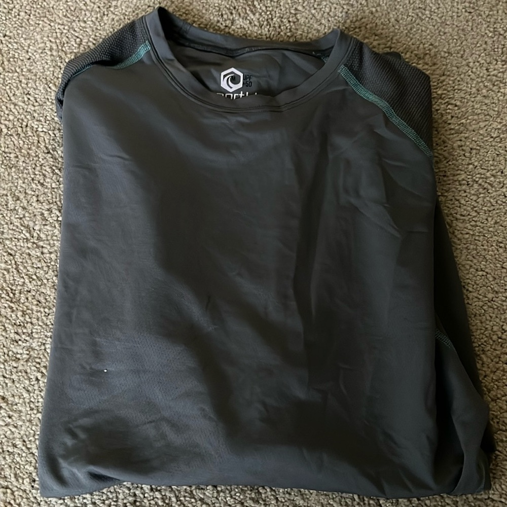NEWPORT BLUE Men's Tech Rash Guard Gray